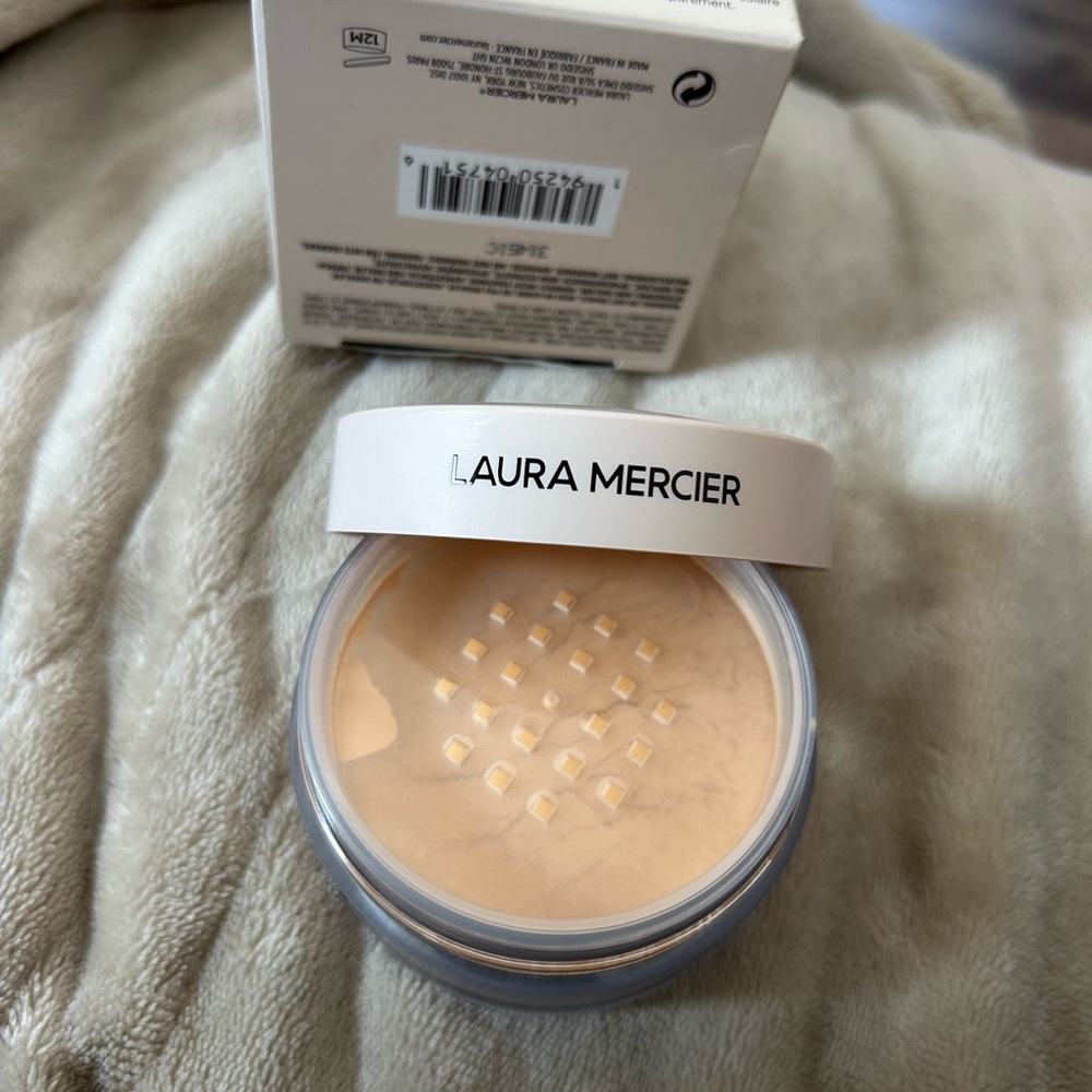 Laura Mercier Translucent Honey Loose Setting Powder Ultra-Blur NIB - Picture 3 of 15